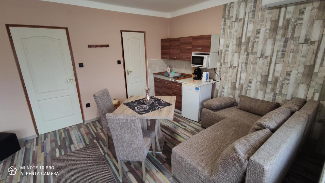 Apartman Edit Харканы Экстерьер фото
